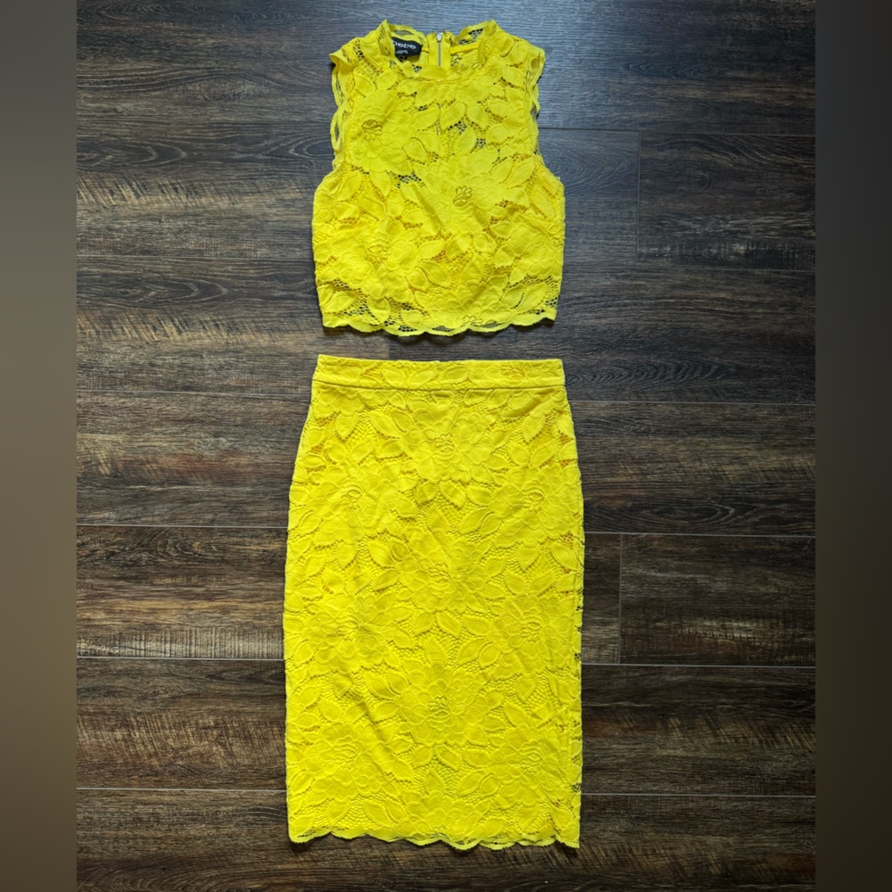 Bebe Yellow Lace Two Piece Crop Top Set Size 2 4
